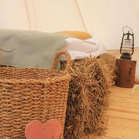 Glamping Luchshoehle * Ulmen
