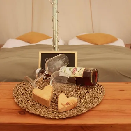 Glamping Luchshoehle Сasa de vacaciones *